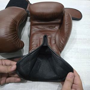 ถุงมือชกมวยคุณภาพสูงสั่งทำพิเศษ พร้อมสายรัดมือ จับถนัดมือ หนังทนทาน กันลื่น ราคาส่งที่ดีที่สุด รุ่น CP-BG-53 - Product Image 2