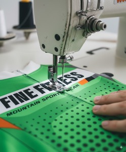 Maillot de ciclismo sin costuras personalizable para mujer Características transpirables - Product Image 2