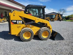 2017 pour chargeuse compacte CAT 236D Chargeuse frontale de construction urbaine à haut débit avec garde au sol 4X4 et 205mm - Product Image 3