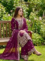 Presentazione della Nuova Collezione Designer di Salwar Kameez con Ricami Elaborati e Lavorazione a Paillettes, Set Top-Bottom-Dupatta per Feste, Puro GMY