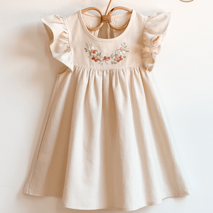 Robe brodée à la main en lin doux pour bébé fille Style décontracté pour le premier anniversaire des tout-petits OEM Made in Vietnam - Product Image 4