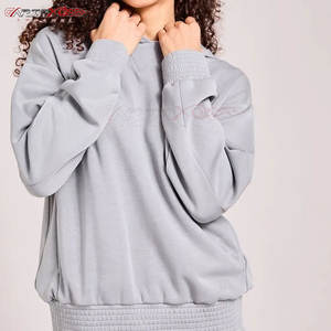 Conjunto de Sudadera con capucha y pantalones cortos deportivos para mujer con material transpirable para entrenamiento o correr Conjunto de Sudadera con capucha y pantalones cortos para mujer - Product Image 6