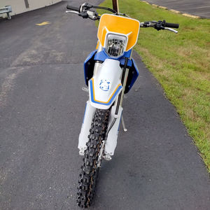 มอเตอร์ไซค์วิบาก FE 450 Heritages Enduro รุ่นปี 2025 พร้อมจำหน่าย มีสินค้าในสต็อก - Product Image 1