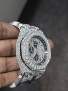 Montre de luxe entièrement automatique à mouvement à quartz, style hip-hop, avec diamants en moissanite VVV, bracelet en acier inoxydable glacé et cadran à aiguilles - Product Image 4