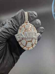 Colgante de Tortuga y Letra con Incrustaciones de Moissanita, Chapado en Oro de Dos Tonos, Estilo Hip Hop, con Plata 925, Joyería Fina, Colgantes y Dijes - Product Image 3