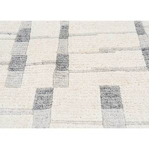 พรมขนสัตว์ลายเรขาคณิตคลาสสิก Zuri สีเทาและสีดำ ขนาด 9x12 ฟุต ทอมือแบบ Flat Weave สำหรับห้องนั่งเล่น รุ่น Skwl-625 - Product Image 3