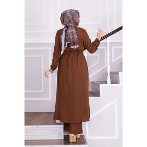 Ensemble hijab formel-casual marron avec pantalon ceinturé, vêtements musulmans à imprimé floral en tissu de crêpe de chiffon tricoté - Product Image 5