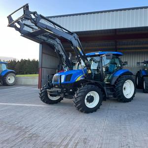 Moteur de tracteur à roues T6010 Plus, construction robuste, performance fiable, pompe intégrée, garantie 3 ans, pour opérations agricoles - Product Image 2