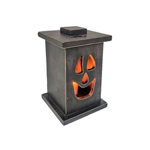 Venta al por mayor a precio de fábrica Halloween decorativo antiguo Vintage caja de lujo vela linternas tapa tallada a mano grabado en madera - Product Image 2