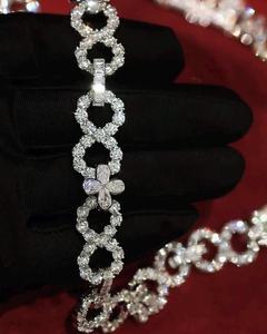 Collier de luxe Infinity Style en argent 925 avec diamant Moissanite VVS, design floral, taille ronde, serti à griffes, unisexe - Product Image 3