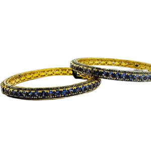 Paire de bracelets en diamant en argent sterling 925 avec pierres précieuses en saphir bleu prêts à être expédiés pour les mariages et les cadeaux - Product Image 1