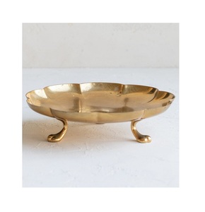 Plateau de service fait main Design floral rond Plateau en laiton plaqué or brillant avec pied en métal Design à la vente en gros Prive - Product Image 1