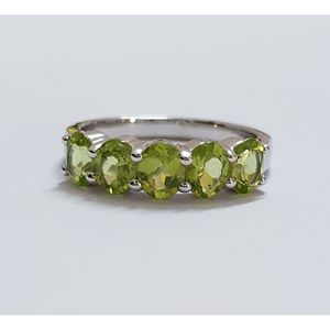 แหวนเพอริดอทดีไซน์เรียบหรูจาก Shah Gems สำหรับผู้หญิง เงินแท้ 925 ชุบทองคำสีกุหลาบ ประดับเพอริดอตธรรมชาติ ขนาดฟรีไซส์ เหมาะเป็นของขวัญสุดพิเศษ - Product Image 5