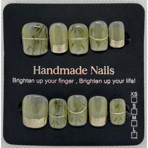 Grande Decorazione da Giardino Giapponese in Resina, Elegante Ornamento per Esterni - Product Image 1