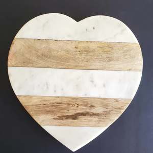 Planche à découper écologique personnalisée en bois d'acacia et marbre - Product Image 4