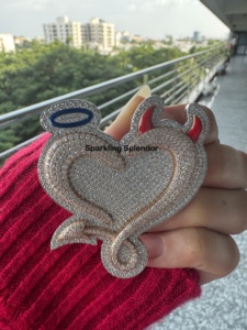 Pendentif coeur en argent sterling 925 pour cadeau fait avec des diamants de Moissanite Vvs Clarity pour hommes et femmes - Product Image 3