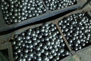 Bolas de Molienda de Acero al Carbono con Alto Contenido de Cromo, Dureza 55-65, Diámetro 10mm/12mm, Tamaño Personalizado, Origen Vietnam, para Minería y Cemento - Product Image 4