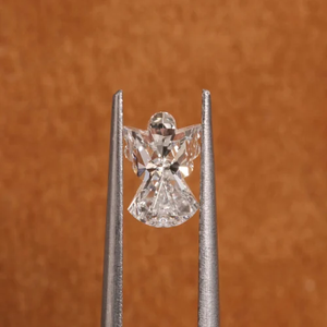 Nouvelle conception Bagues de fiançailles en diamants cultivés en laboratoire en forme d'ange, qualité VS VVS, pierres précieuses éthiques, certifiées IGI, bijoux fins d'Inde - Product Image 3