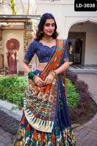 Les dernières femmes portent Tasar Silk Lehenga Choli avec Kalamkari Print With Foil Work with Printed Gotta Patti Lace Border Dupatta - Product Image 6