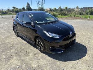 Compre Ahora Autos Usados: <span class=keywords><strong>Toyota</strong></span> <span class=keywords><strong>Yaris</strong></span> 1.5 Híbrido Z <span class=keywords><strong>2022</strong></span>, 5 Puertas, Hatchback, CVT, 4x4, Sedán, Listo para Enviar - Product Image 1