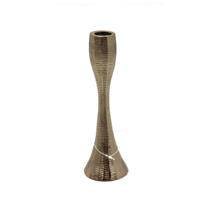Bougeoirs coniques en métal décoratifs de Noël plaqués or pour la décoration d'éclairage intérieur et extérieur - Product Image 2