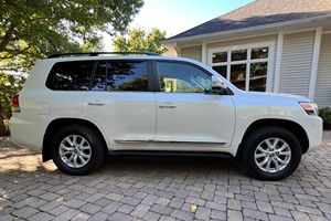 Toyota Land Cruiser 2018 Usado en Excelentes Condiciones - Product Image 5