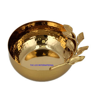 Bol décoratif en métal brillant plaqué or, forme de feuille, texture martelée, accessoires de cuisine, bol durable - Product Image 1