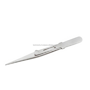 Ensemble de pincettes à sourcils en acier inoxydable noir et plat avec logo personnalisé de bonne qualité - Product Image 4