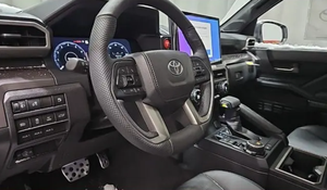 Auto Usado Económico, <span class=keywords><strong>Toyota</strong></span> <span class=keywords><strong>Tacoma</strong></span> Híbrida TRD Sport 2025, Envío a Todo el Mundo - Product Image 2