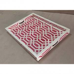 Plateau de service élégant en Mdf fait à la main avec des motifs complexes adaptés aux salons rustiques et aux cuisines de ferme - Product Image 4