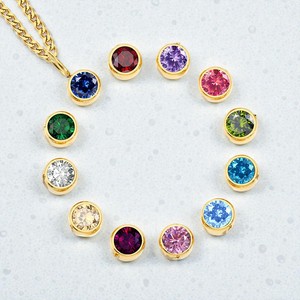 Elegante Collar Minimalista con Colgante de Piedra Preciosa de Cuarzo Esmeralda Chapado en Oro de 18K, Joyería de Moda Personalizable para Mujer, Ideal para Regalo - Product Image 3