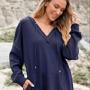 Sweat-shirt à capuche à manches longues de couleur unie à col en V, design personnalisé, best-seller en gros, sweat-shirts personnalisés pour femmes - Product Image 1