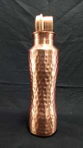 Botellas de cobre hechas a medida de metal en una variedad de patrones adecuados para regalar y para tiendas caseras - Product Image 5