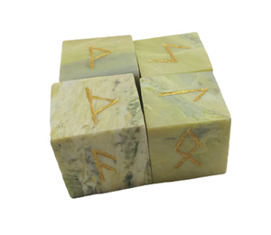 ชุดหินรูนคริสตัลรูปลูกบาศก์คดเคี้ยวจากธรรมชาติ wicca Energy สำหรับการทำนายและสัญชาตญาณการป้องกันการทำสมาธิแบบเรกิไวกิ้ง - Product Image 1