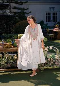 Fil de coton de qualité supérieure travail Kurti bas avec Dupatta catalogue complet prix de gros pour fête porter des vêtements indiens et pakistanais - Product Image 4