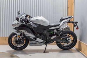 Kawasakki ZX 4R 2025 disponible para envío a todo el mundo - Product Image 2