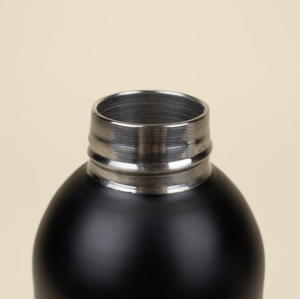 Botella de agua térmica de acero inoxidable de 550ml de estilo nórdico sostenible y ecológica - Product Image 2