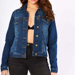 Veste en jean bleu foncé pour femmes à prix d'usine OEM Poches d'entrejambe et fermeture à boutons conçues pour les femmes pour un confort en toutes saisons - Product Image 1