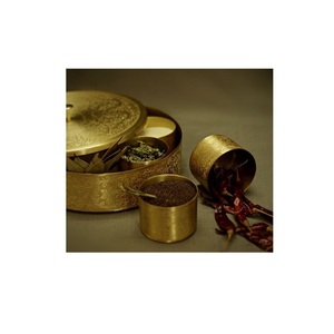 Boîte à épices décorative en laiton pour accessoires de cuisine indienne, rehaussant le comptoir avec une touche culturelle - Product Image 2