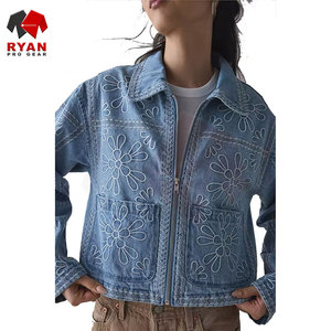 Veste en jean zippée pour femme de qualité supérieure, pour un usage décontracté et quotidien, avec un tissu doux au toucher et un design intemporel - Product Image 2
