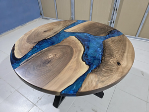 Table ronde en résine de design moderne |   Finition polie artisanale de luxe pour tables à manger et intérieurs hôteliers - Product Image 5