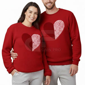 Sudadera inspirada en San Valentín, estilo cálido y cómodo, ideal para conjuntos de invierno, moda casual y para regalo. - Product Image 4