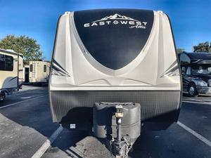 Autocaravana usada East To West A-l-t-a 2800KBH del año 2022 - Product Image 2