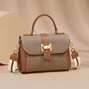 Bolso de cuero de la PU para las mujeres con colores de moda y diseño compacto Bolso de las mujeres - Product Image 2