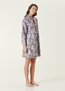 Bata de satén con estampado floral para mujer, largo hasta la rodilla, manga tres cuartos, suave y cómoda, cuello vuelto, lavable a máquina - Product Image 2