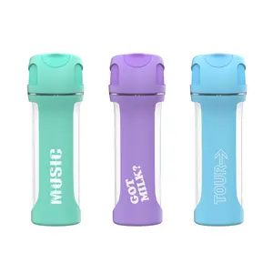 Botella de agua Tritan de plástico sin BPA de grado alimenticio de moda al aire libre de 500ml con correa de silicona