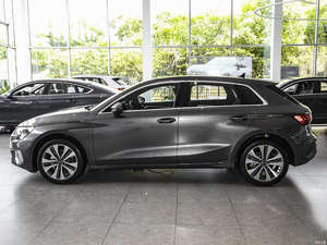 Berline compacte Sportback 2024 d'occasion, 2 roues motrices, essence, provenance Chine, sans accident - Product Image 4