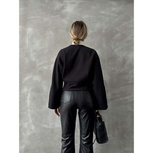Chaqueta Corta al por Mayor para Mujer con Lazo, Diseño Elegante para Mujeres con Sentido de la Moda - Product Image 2