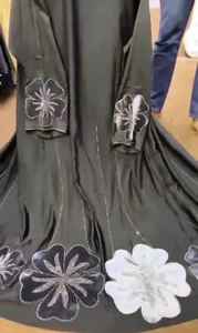Élégant modeste brodé à la main femmes Premium velours fleurs Abaya avec pierre Abayas robes traditionnelles tissu respirant - Product Image 2