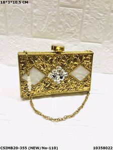 Epitome of Elegance Pochette de soirée de créateur artisanale avec pierres de cristal Laiton et nacre Luxueux Exquis - Product Image 3